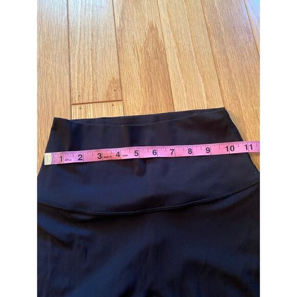 Unbranded, women's black spandex athletic leggings size small - Picture 4 of 6